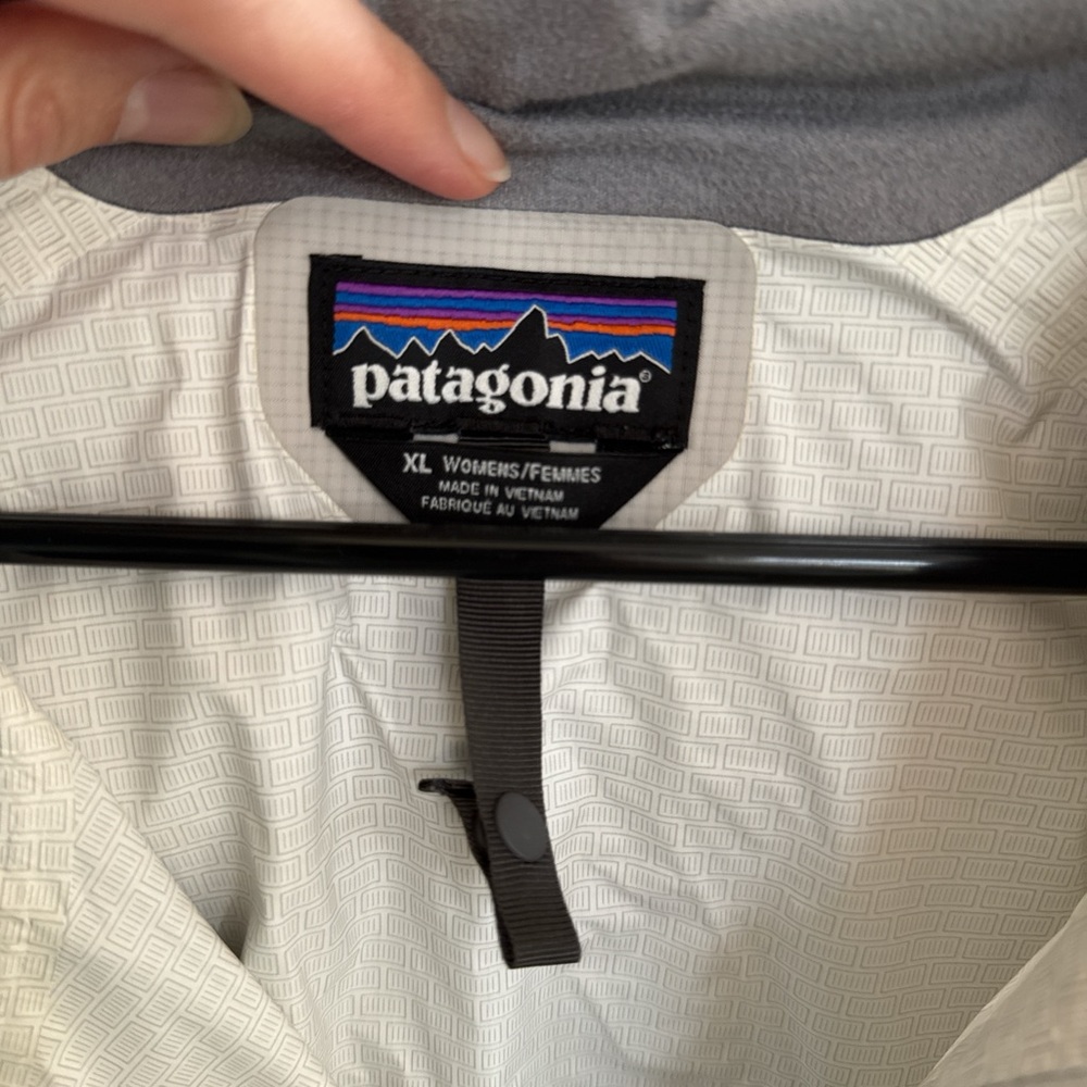 Patagonia White Rain Jacket - Picture 3 of 3